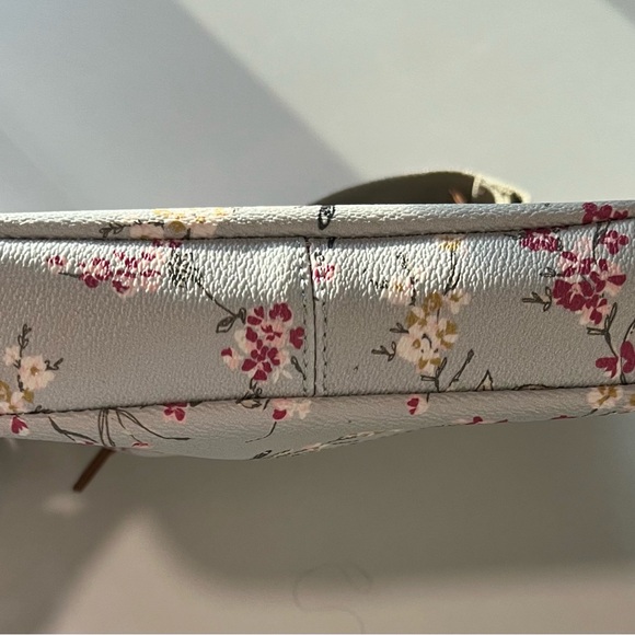 Brakeburn robin’s egg blue/gray cross body with a bird and a pink floral motif. - Picture 6 of 6